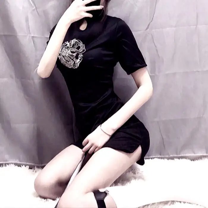 一双绣花鞋