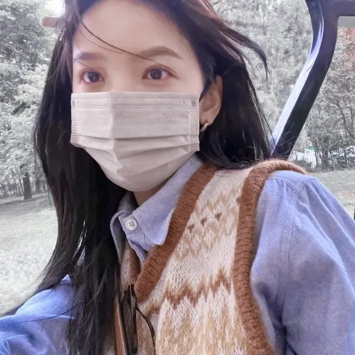 公寓里的两个女人